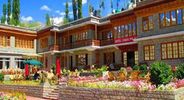 Hotel Charu Palace Leh